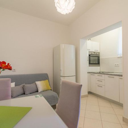 Apartments Tolic Биоград на Мору Екстериор снимка