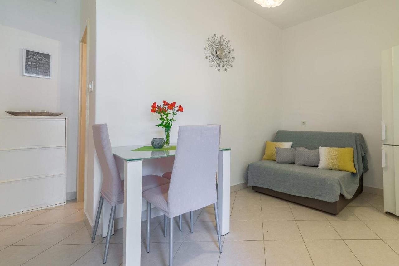 Apartments Tolic Биоград на Мору Екстериор снимка