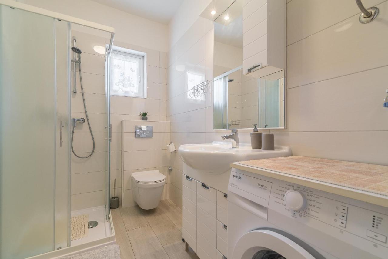 Apartments Tolic Биоград на Мору Екстериор снимка