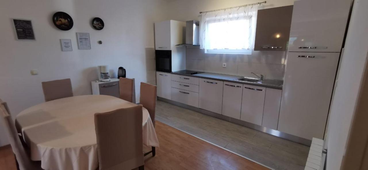 Apartments Tolic Биоград на Мору Екстериор снимка