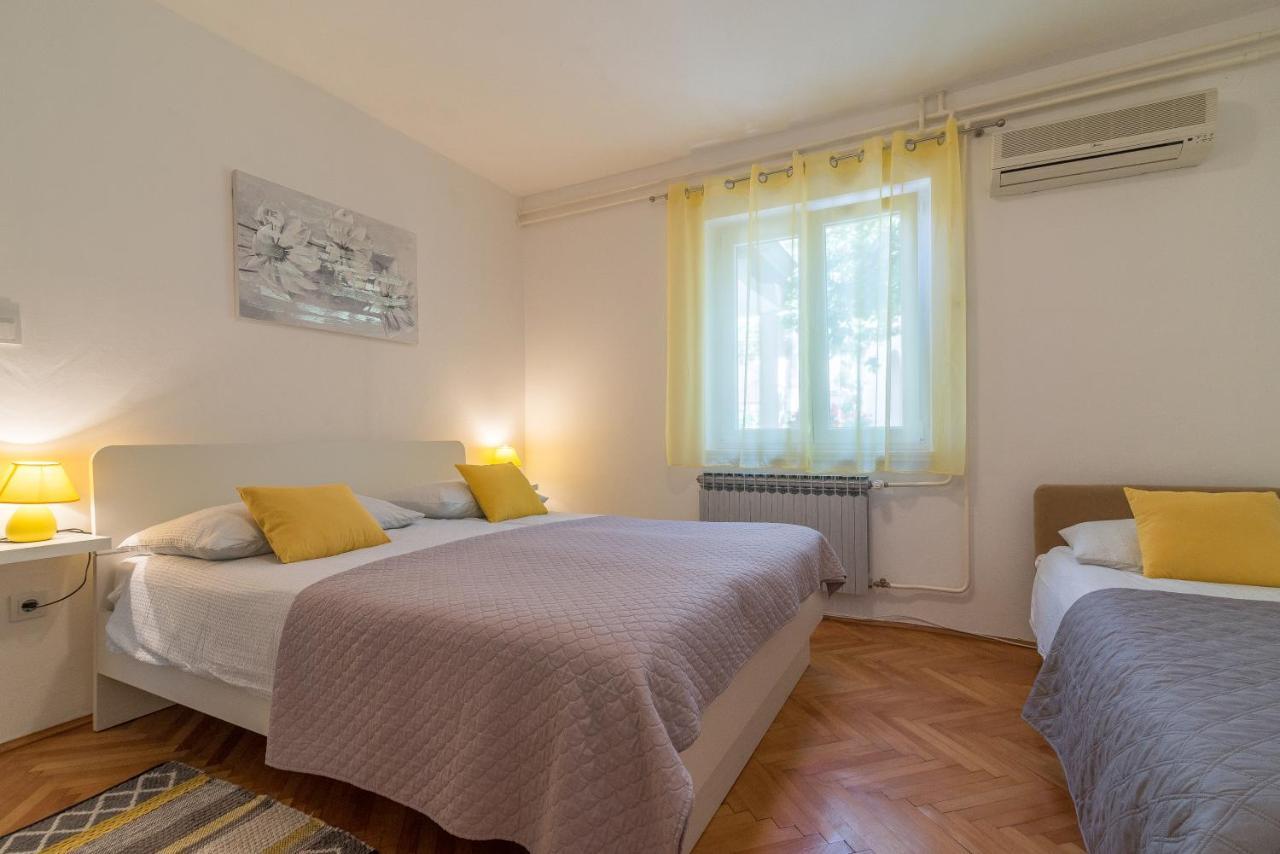 Apartments Tolic Биоград на Мору Екстериор снимка