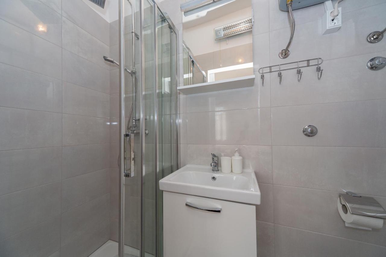 Apartments Tolic Биоград на Мору Екстериор снимка