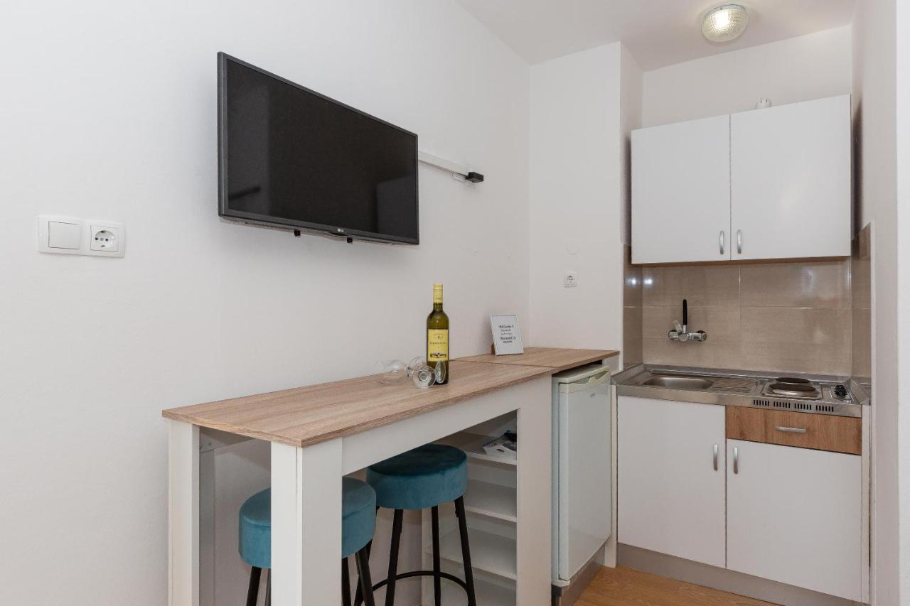 Apartments Tolic Биоград на Мору Екстериор снимка
