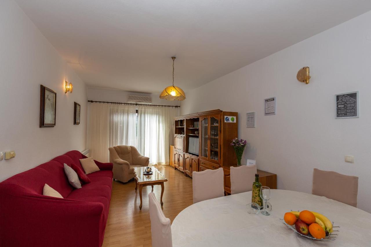 Apartments Tolic Биоград на Мору Екстериор снимка