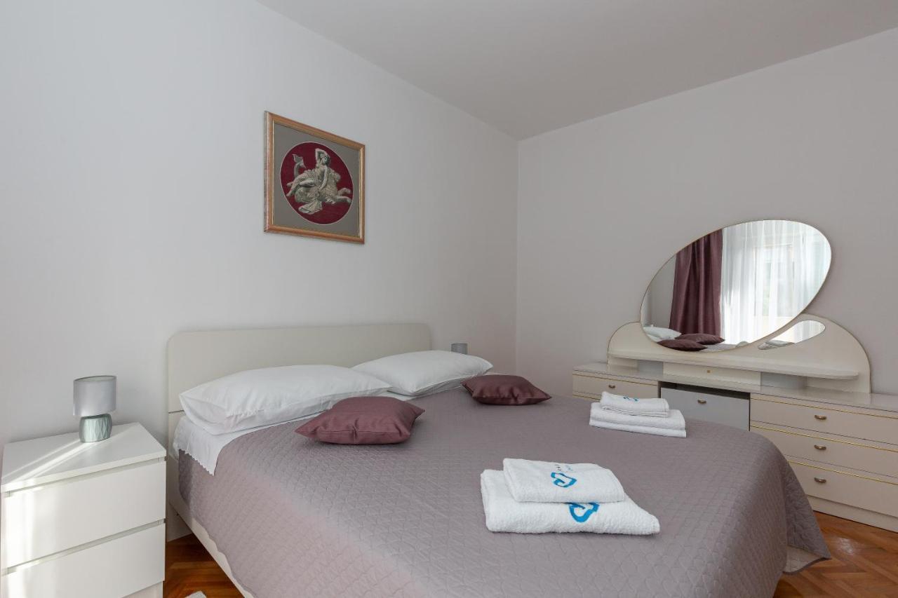 Apartments Tolic Биоград на Мору Екстериор снимка