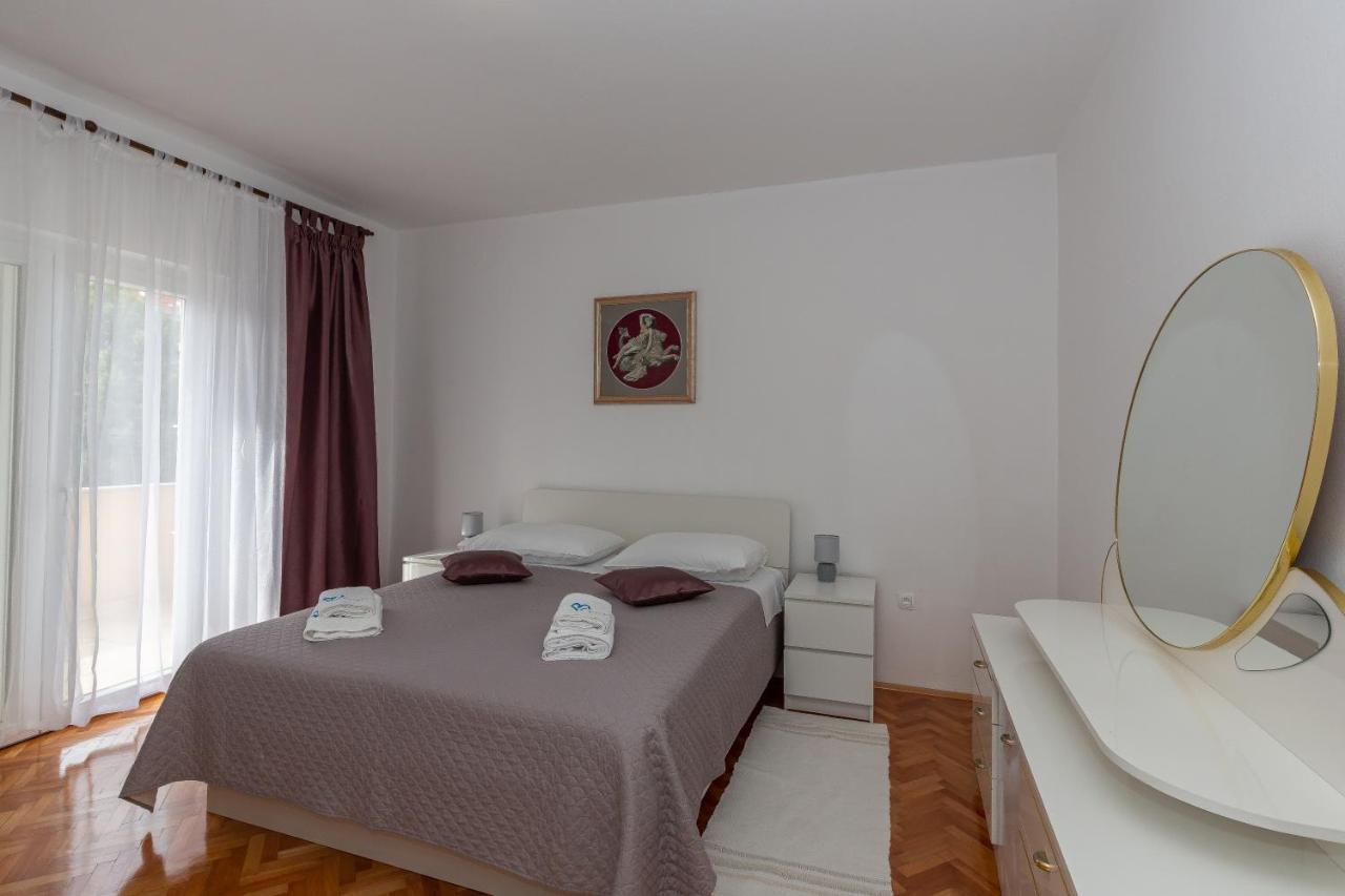 Apartments Tolic Биоград на Мору Екстериор снимка