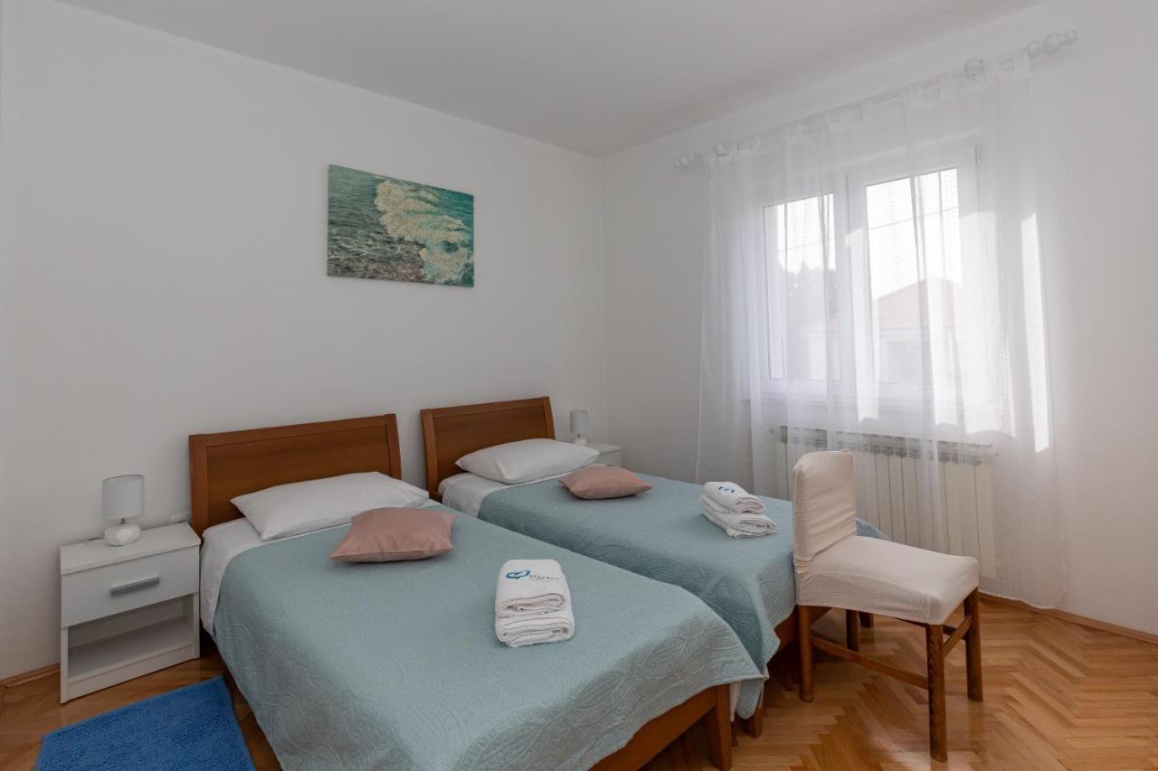 Apartments Tolic Биоград на Мору Екстериор снимка