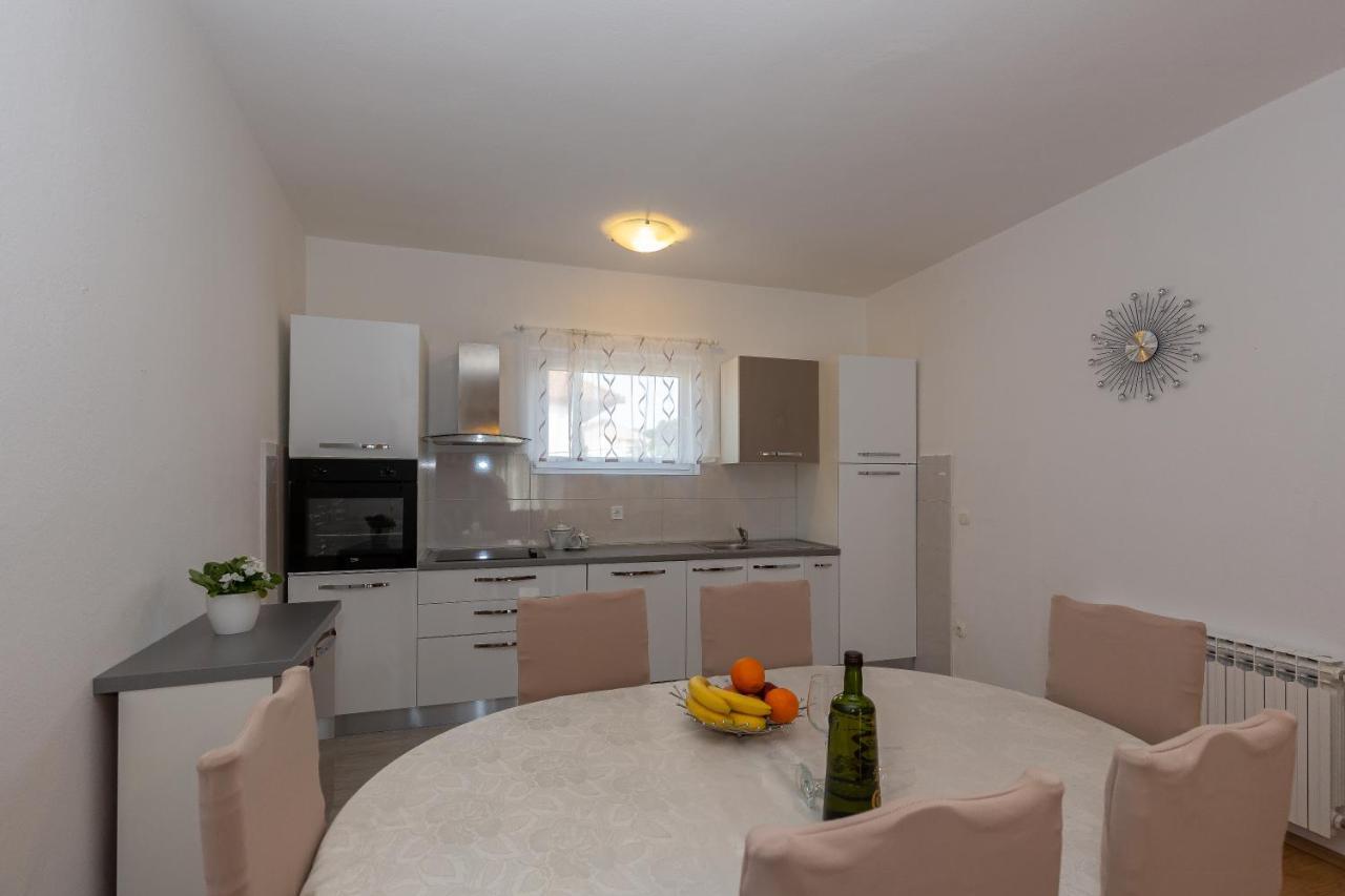 Apartments Tolic Биоград на Мору Екстериор снимка