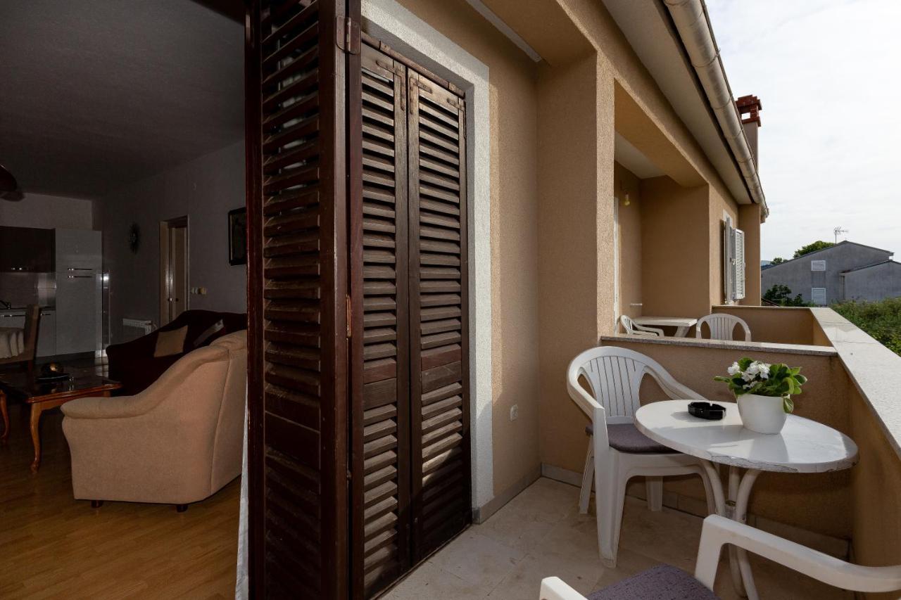 Apartments Tolic Биоград на Мору Екстериор снимка