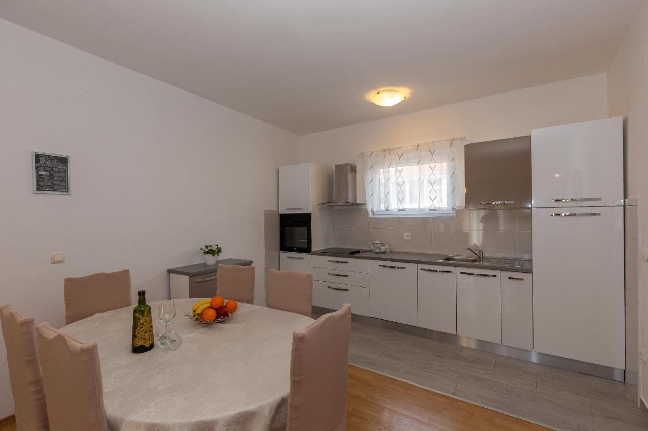 Apartments Tolic Биоград на Мору Екстериор снимка