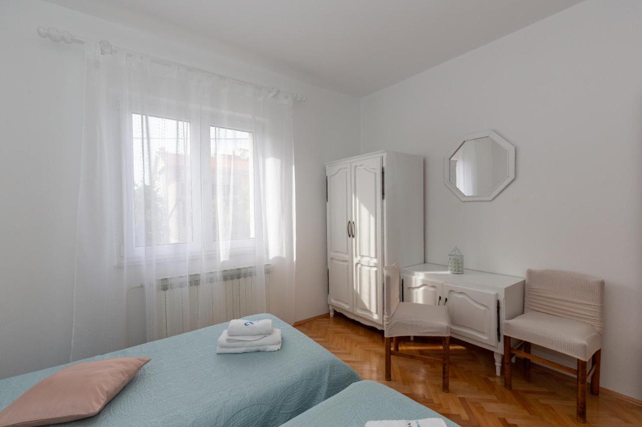 Apartments Tolic Биоград на Мору Екстериор снимка