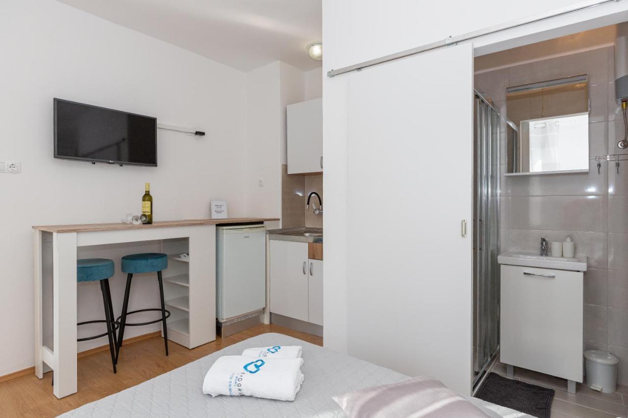 Apartments Tolic Биоград на Мору Екстериор снимка